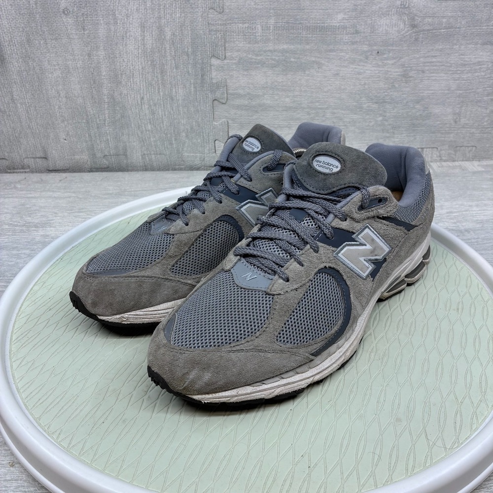 New Balance 2002R Sneakers Mens 11 Grey Suede Mesh Running Shoes M2002RST